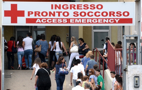 Morto 14enne colpito da calcinacci a Napoli