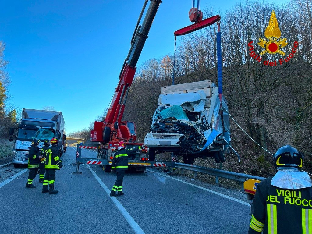 Violento Incidente Sull Ofantina Campania News
