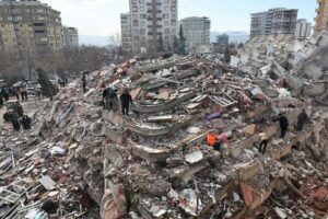 PIU' DI 5MILA MORTI IN TURCHIA E SIRIA, 8000 SALVATI
